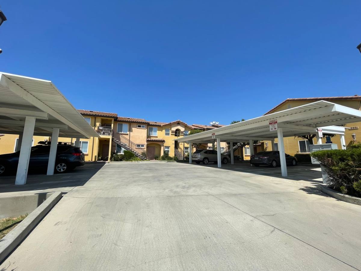 Apartment for rent at 10201 Remmet Ave, Chatsworth, CA 91311