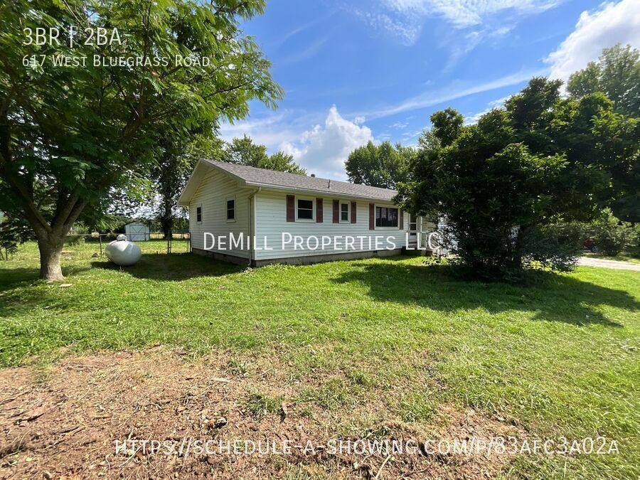 House for rent at 617 W Bluegrass Rd, Strafford, MO 65757
