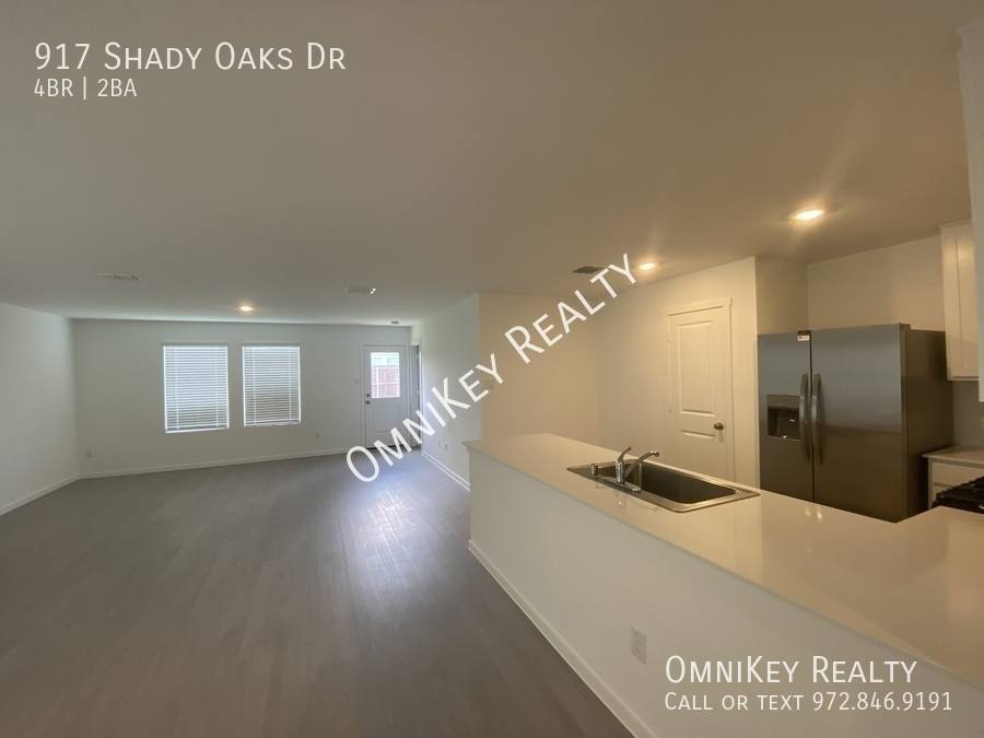 House for rent at 917 Shady Oaks Dr, Ennis, TX 75119