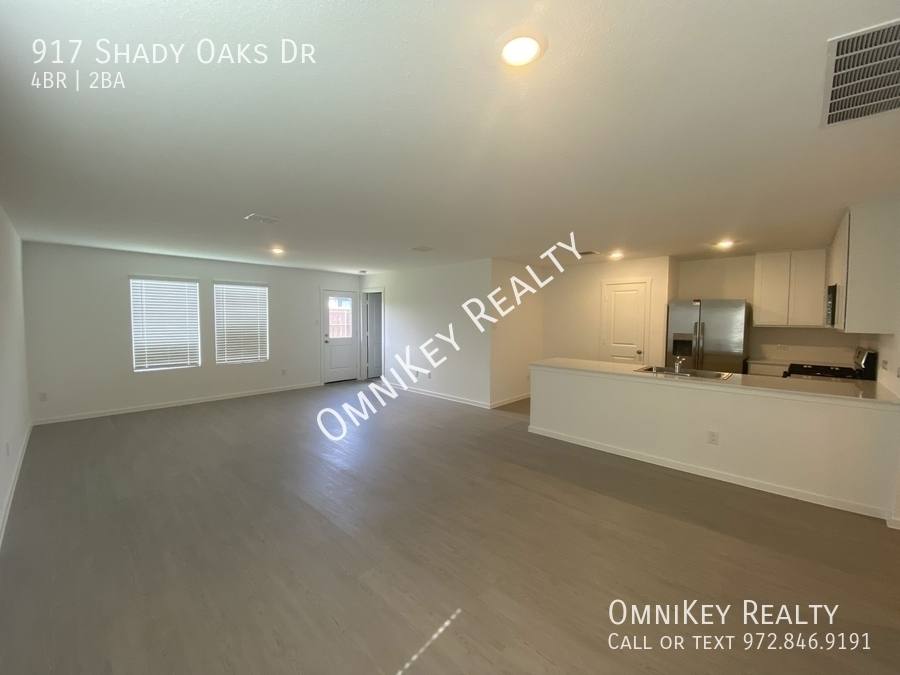 House for rent at 917 Shady Oaks Dr, Ennis, TX 75119