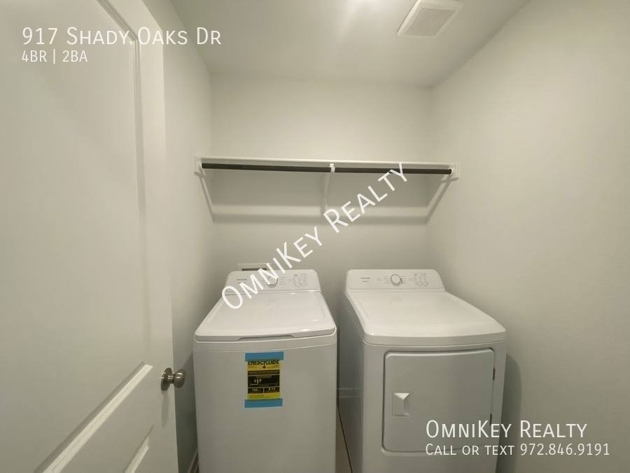 House for rent at 917 Shady Oaks Dr, Ennis, TX 75119