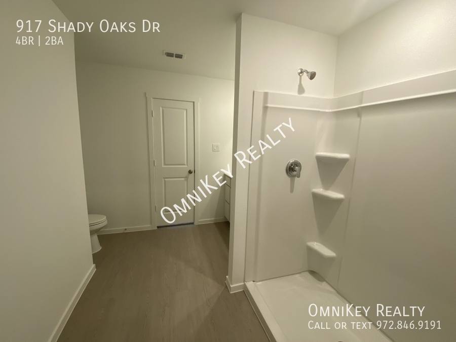 House for rent at 917 Shady Oaks Dr, Ennis, TX 75119