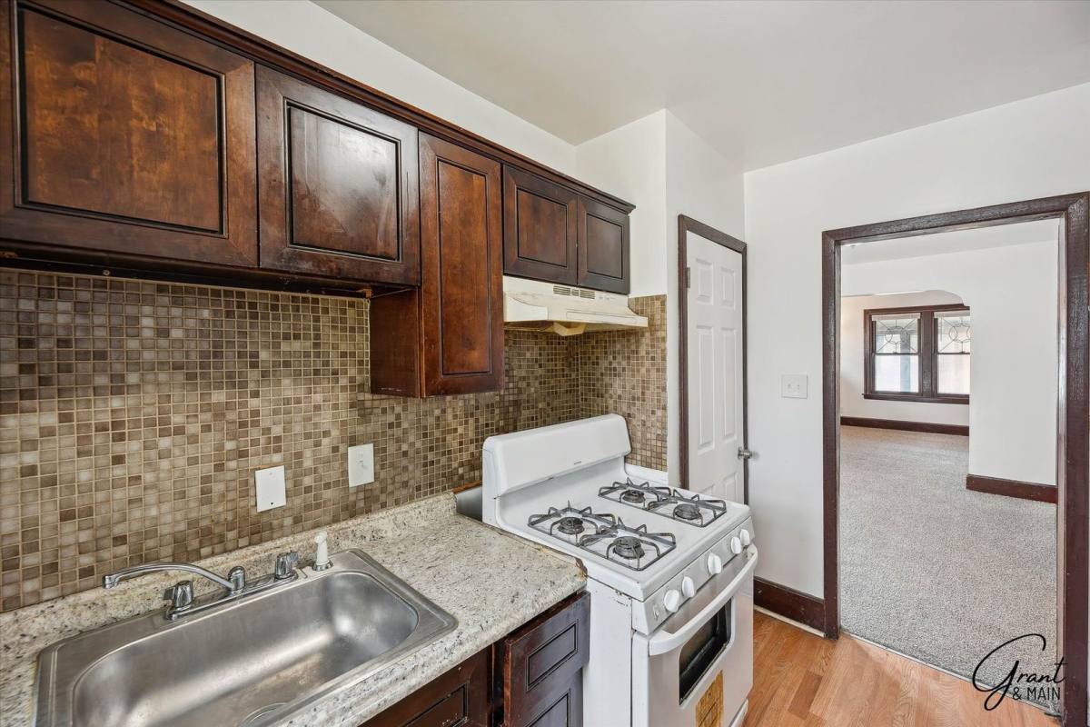 Apartment for rent at 15356 Washburn, Detroit, MI 48238