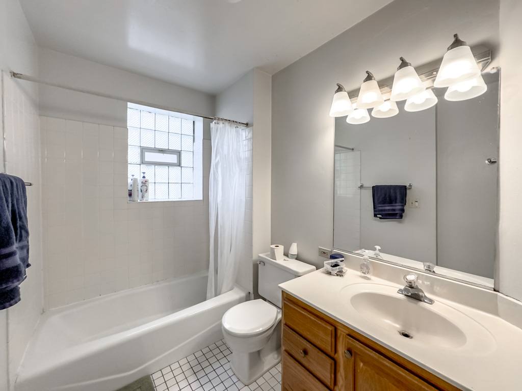 Apartment for rent at 6719 Sheridan #N5, Chicago, IL 60626