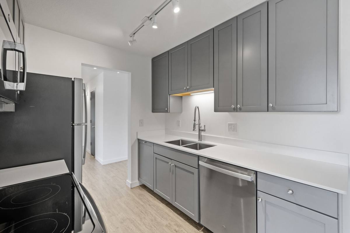 Apartment for rent at 6200 Golden Valley Rd, Minneapolis, MN 55422