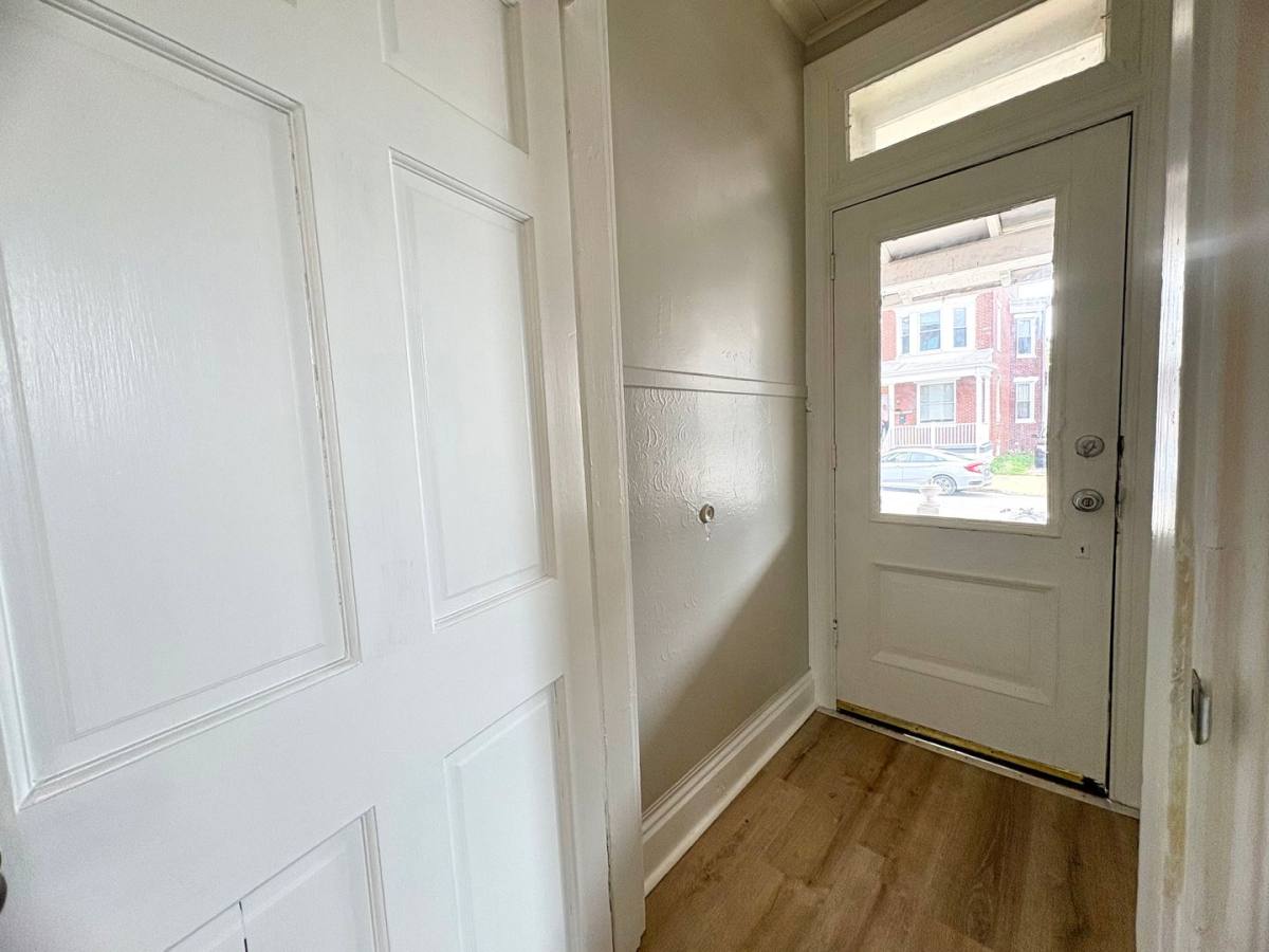 Townhouse for rent at 923 W Princess St, York, PA 17401