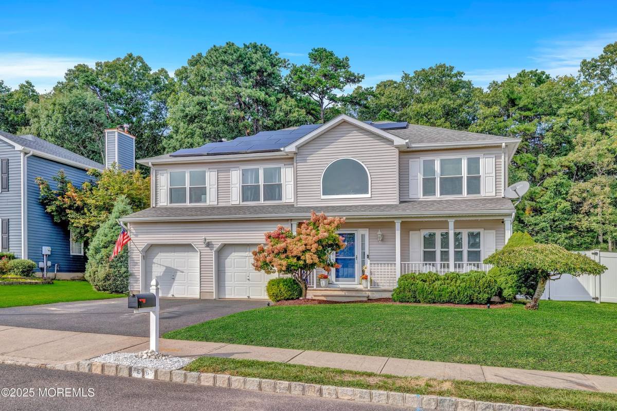 House for rent at 66 Diamond Lane, Howell, NJ 07731