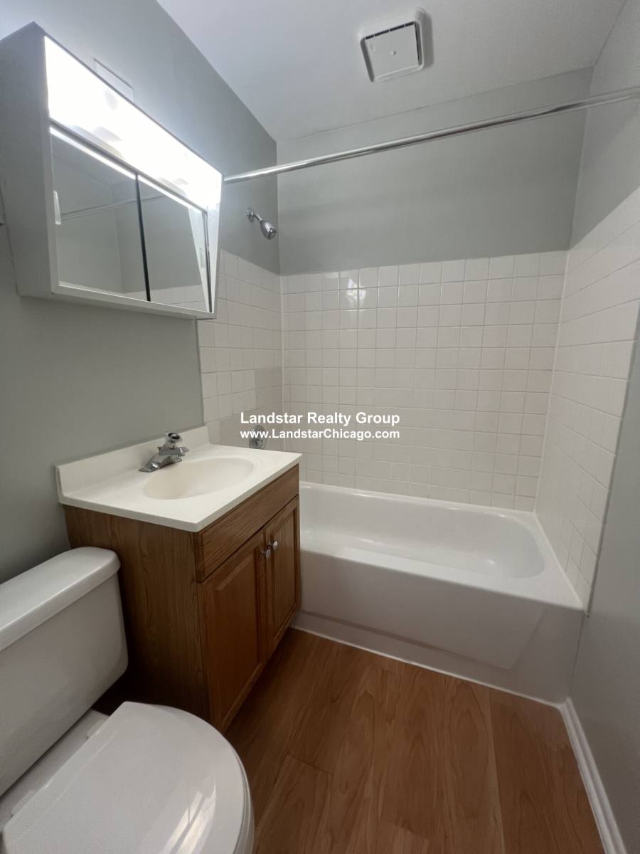 Apartment for rent at 4547 N Dover #2F, Chicago, IL 60640