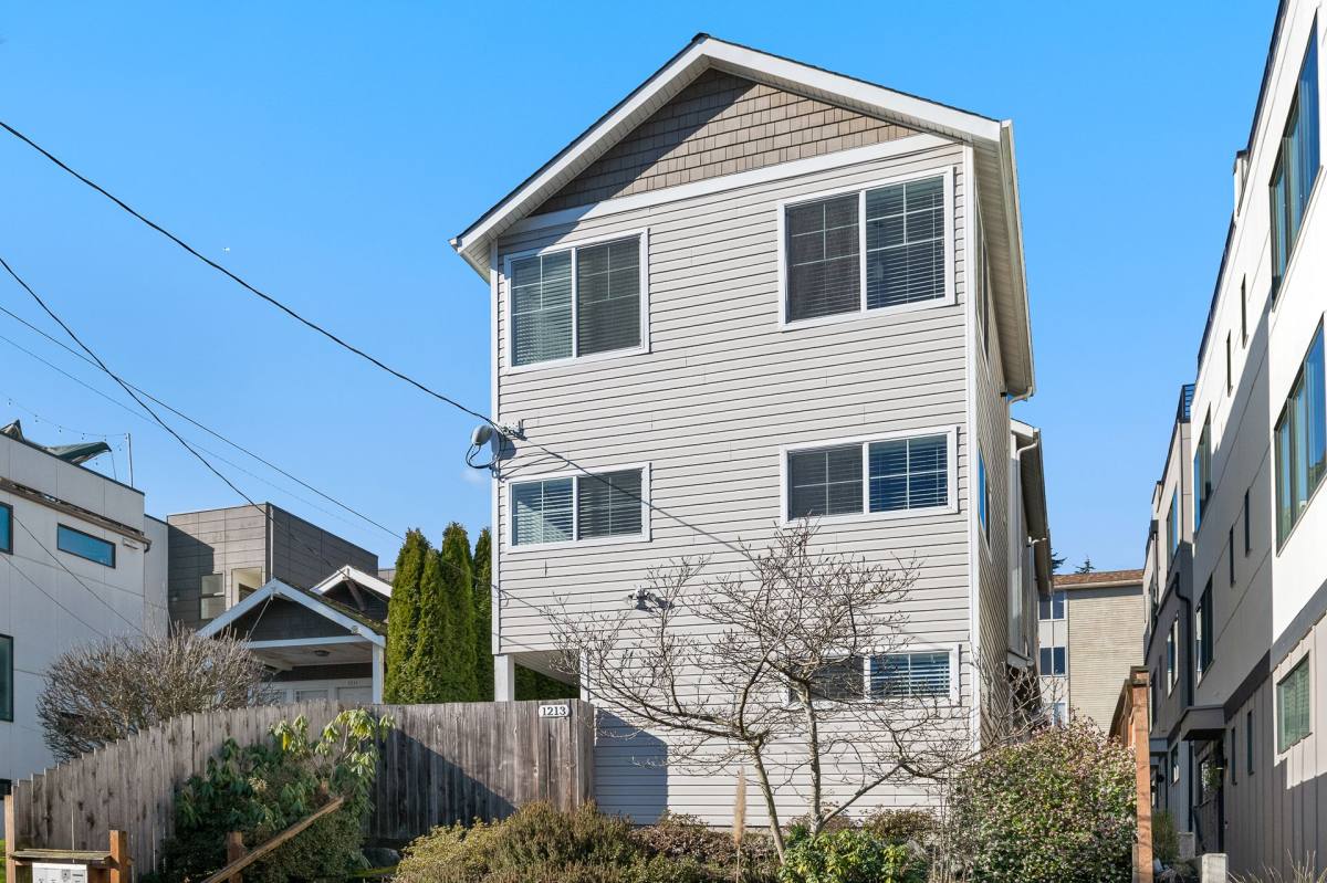 Townhouse for rent at 1213 6th Ave N, Seattle, WA 98109