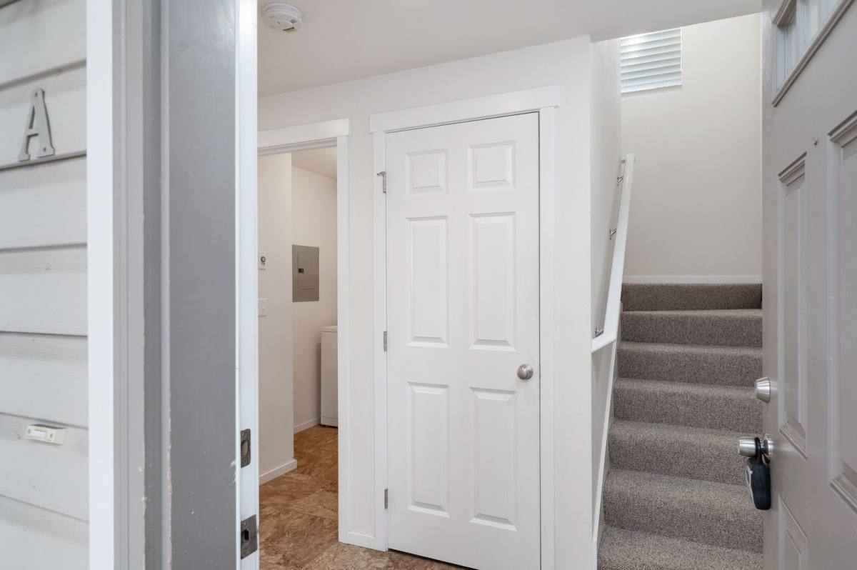 Townhouse for rent at 1213 6th Ave N, Seattle, WA 98109