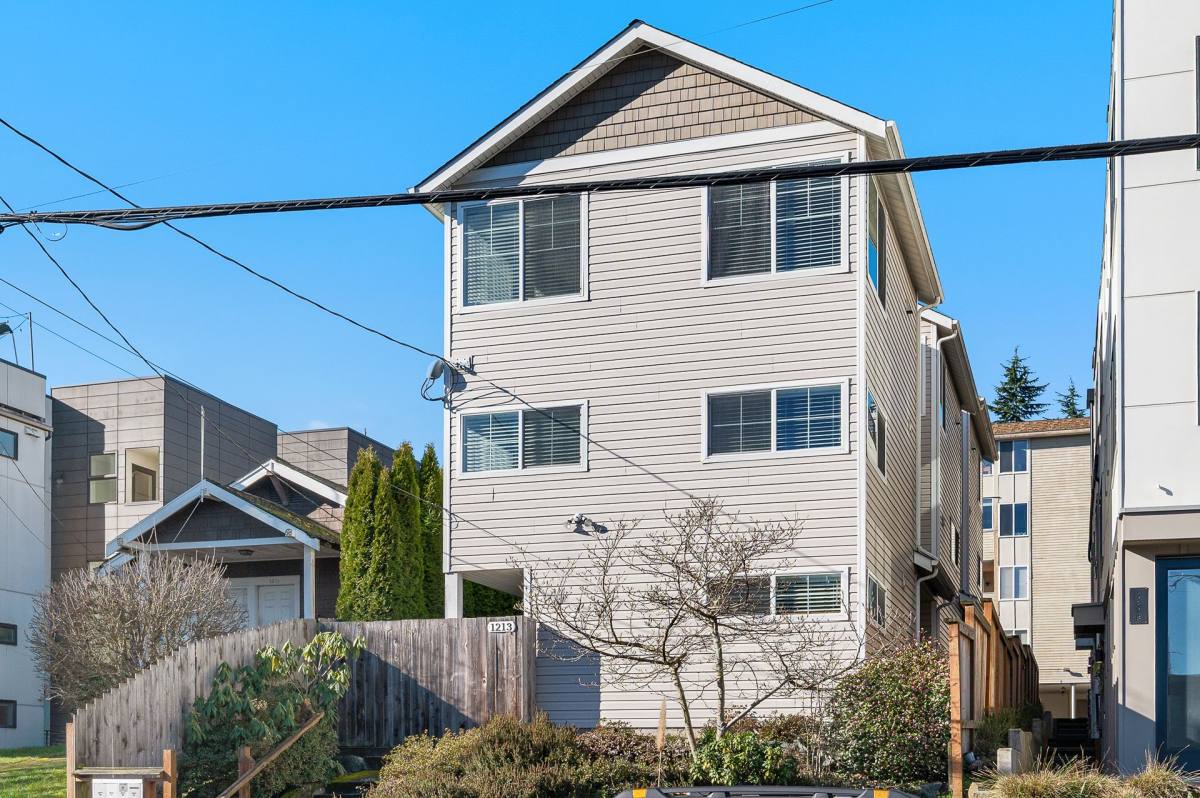 Townhouse for rent at 1213 6th Ave N, Seattle, WA 98109