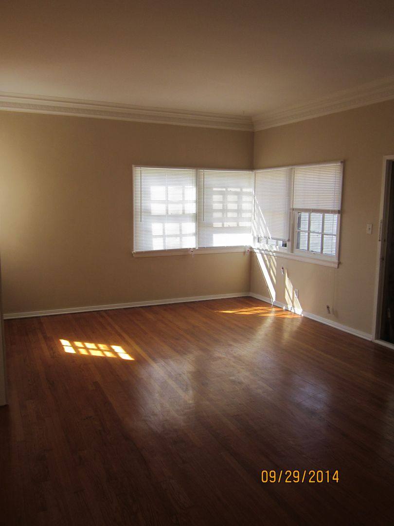 Apartment for rent at 624 N Sycamore Ave, Los Angeles, CA 90036