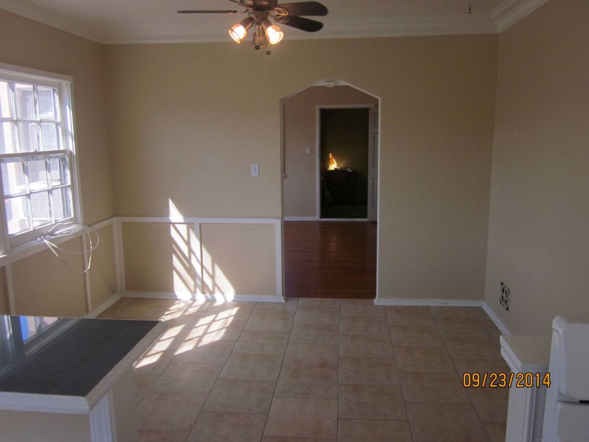 Apartment for rent at 624 N Sycamore Ave, Los Angeles, CA 90036