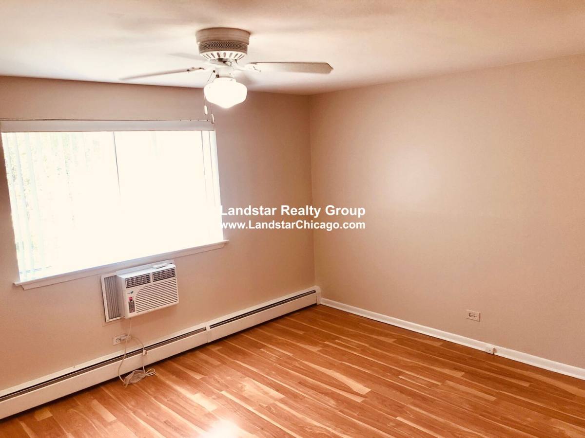 Apartment for rent at 7334 N Ridge Blvd #205, Chicago, IL 60645