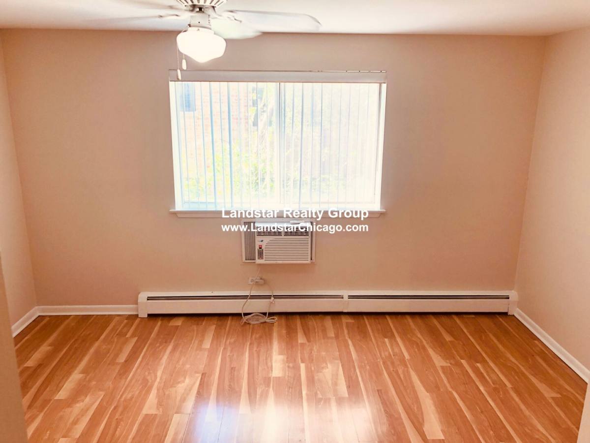 Apartment for rent at 7334 N Ridge Blvd #205, Chicago, IL 60645