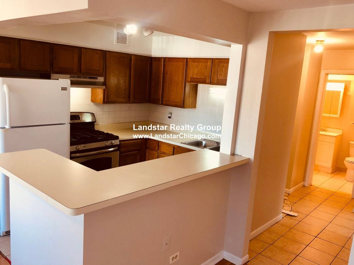 Apartment for rent at 7334 N Ridge Blvd #205, Chicago, IL 60645
