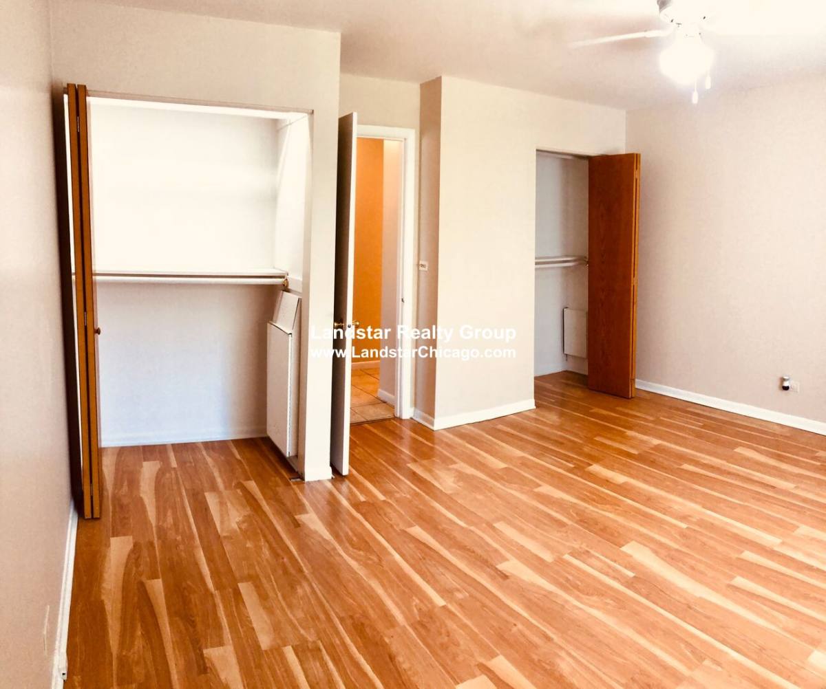 Apartment for rent at 7334 N Ridge Blvd #205, Chicago, IL 60645