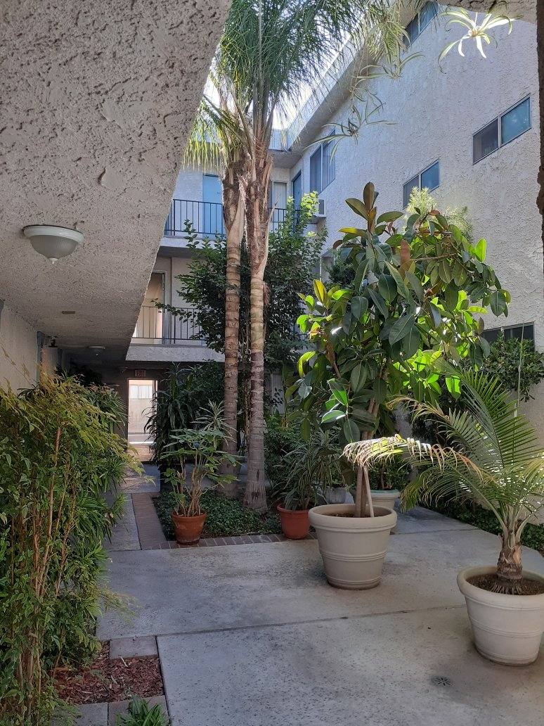 Apartment for rent at 15340 Vanowen St, Van Nuys, CA 91406