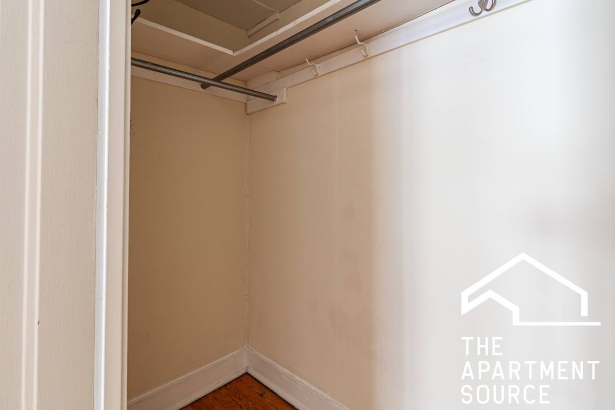 Apartment for rent at 536 W Arlington Place, Chicago, IL 60614