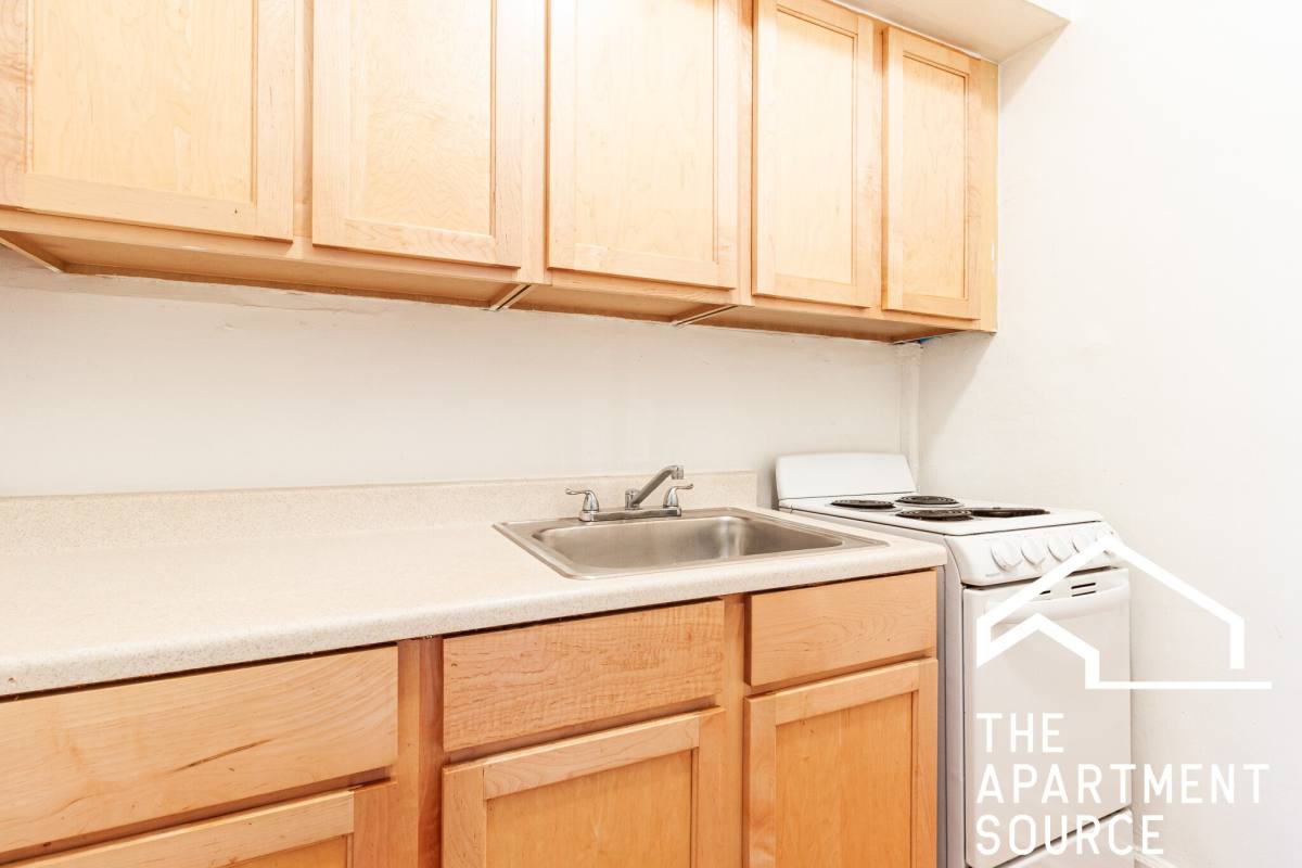 Apartment for rent at 536 W Arlington Place, Chicago, IL 60614