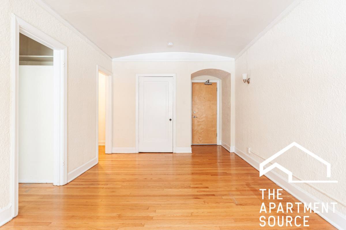 Apartment for rent at 536 W Arlington Place, Chicago, IL 60614