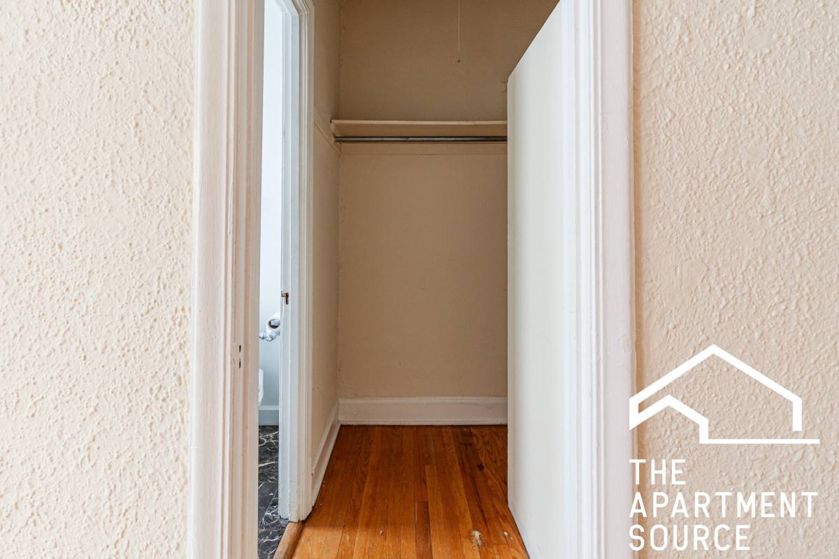 Apartment for rent at 536 W Arlington Place, Chicago, IL 60614