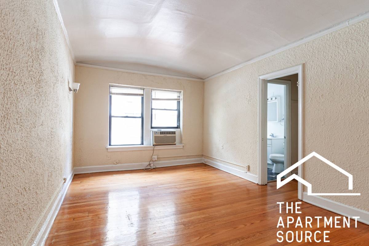 Apartment for rent at 536 W Arlington Place, Chicago, IL 60614