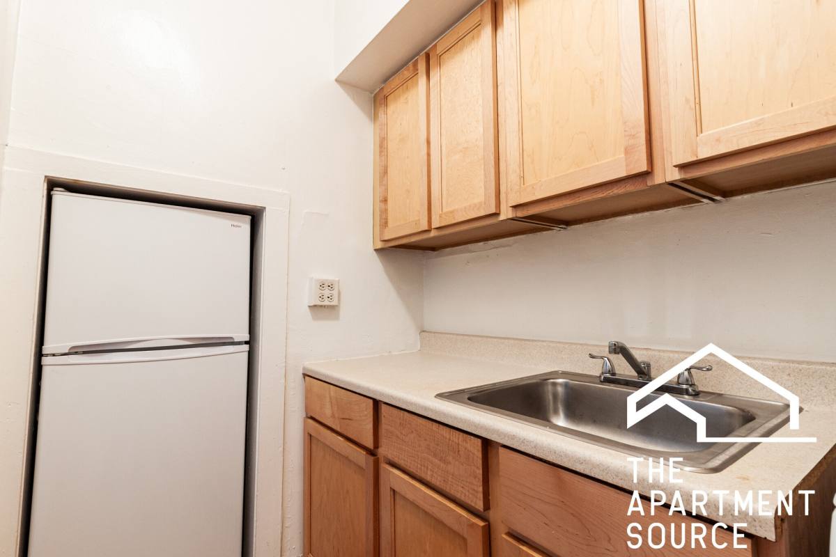 Apartment for rent at 536 W Arlington Place, Chicago, IL 60614