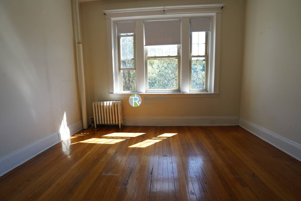 Apartment for rent at 1788 Beacon St #6, Brookline, MA 02445