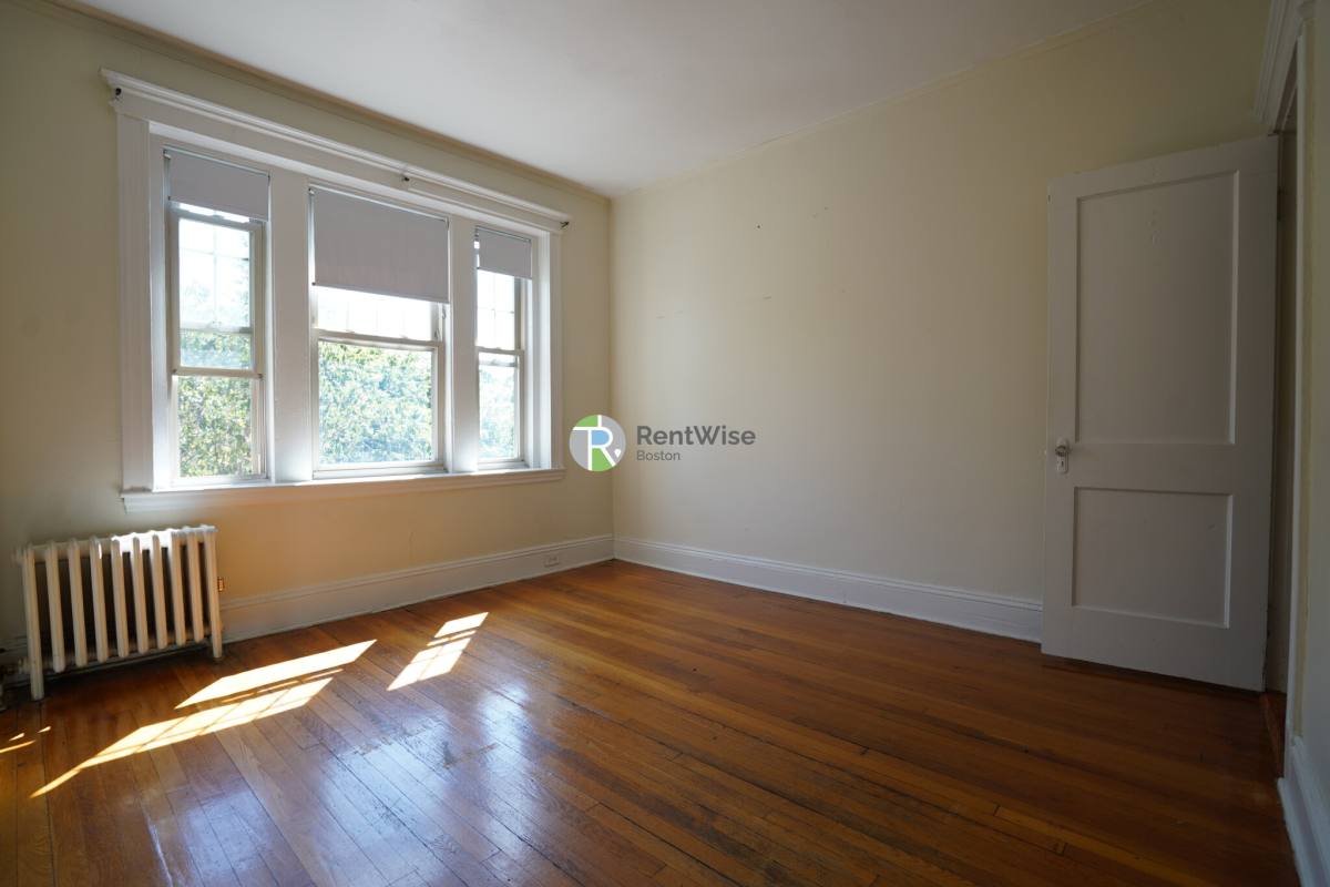Apartment for rent at 1788 Beacon St #6, Brookline, MA 02445