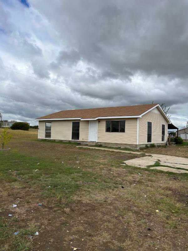 House for rent at 14114 Old China Spring Rd, China Spring, TX 76633