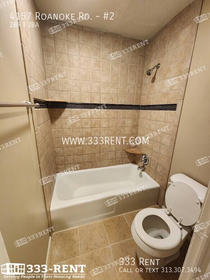 Apartment for rent at 4157 Roanoke Rd #2, Kansas City, MO 64111