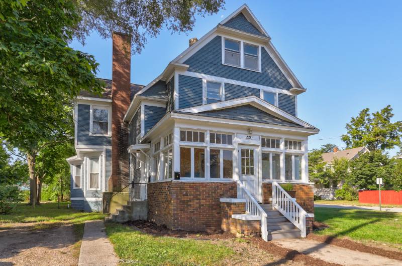 Apartment for rent at 1223 Terrace St #A, Muskegon, MI 49442