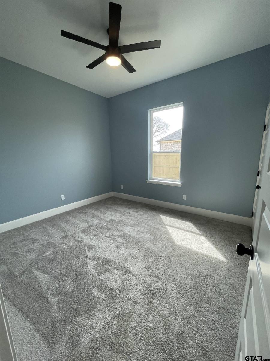 Apartment for rent at 1033 Stagecoach Bend, Bullard, TX 75757