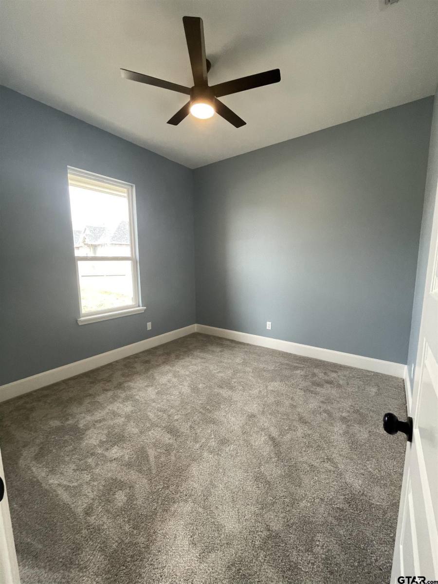 Apartment for rent at 1033 Stagecoach Bend, Bullard, TX 75757