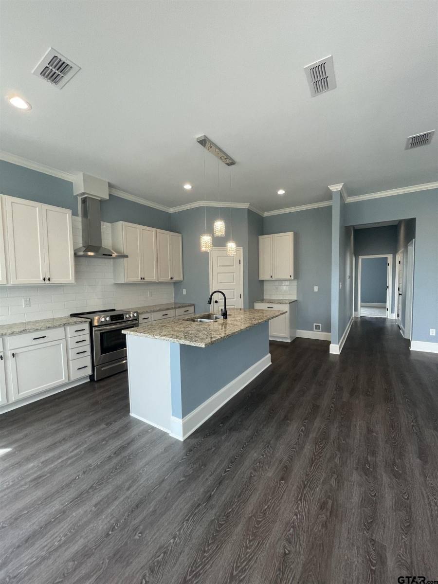 Apartment for rent at 1033 Stagecoach Bend, Bullard, TX 75757