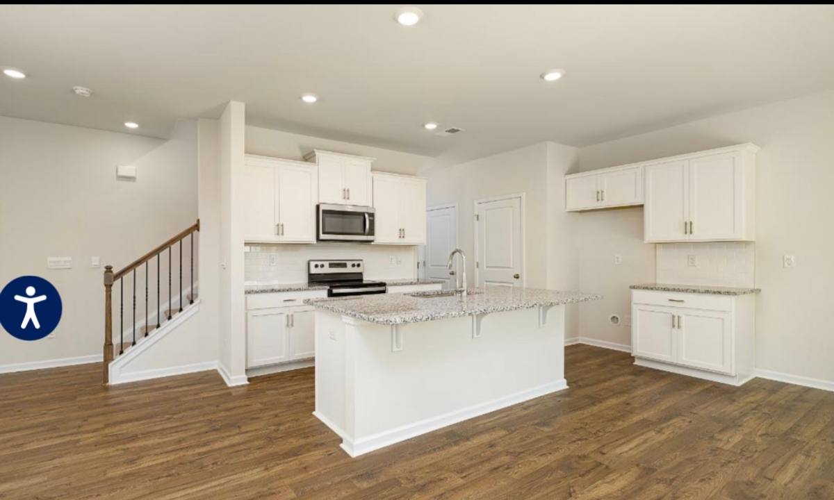 House for rent at 1361 37th Ave Lane NE, Hickory, NC 28601