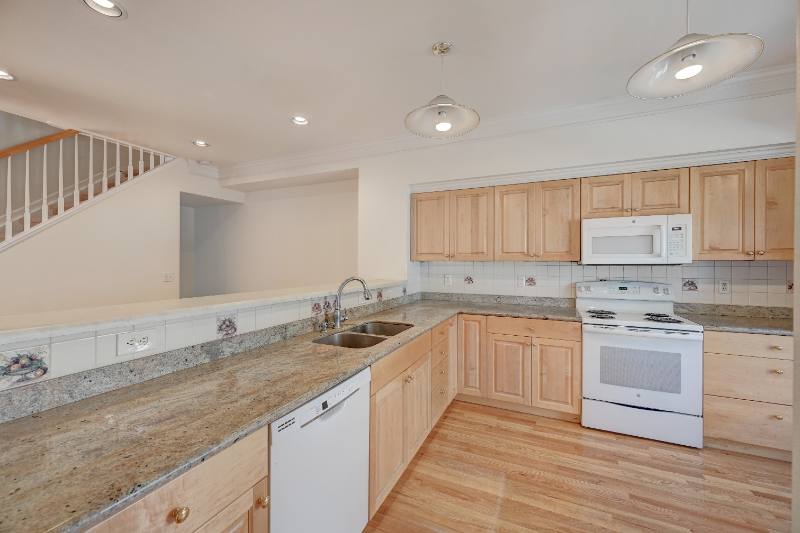 Townhouse for rent at 927 Jersey St, Denver, CO 80220