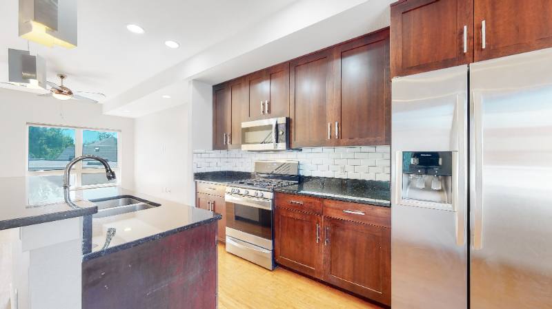 Townhouse for rent at 945 S Washington St, Denver, CO 80209