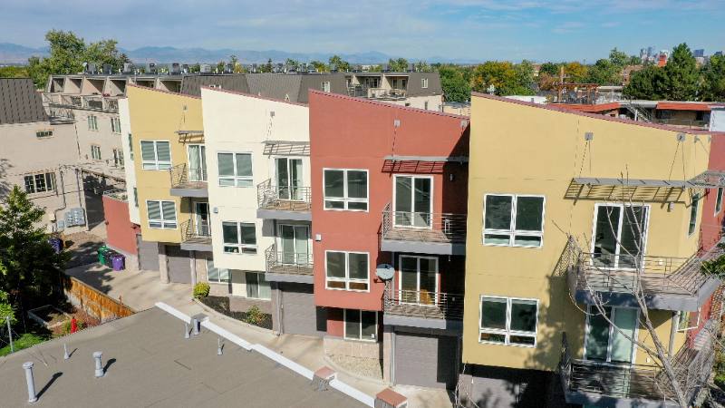 Townhouse for rent at 945 S Washington St, Denver, CO 80209