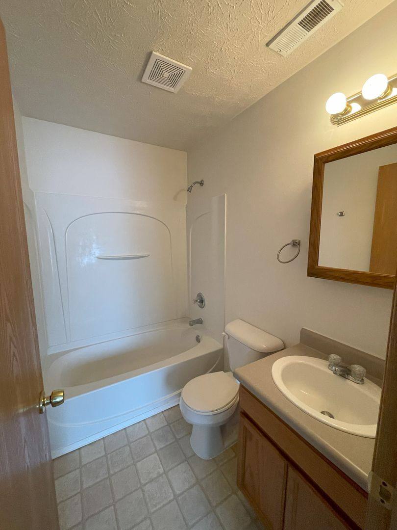 Apartment for rent at 10905 Shaker Point Way, Harrison, OH 45030
