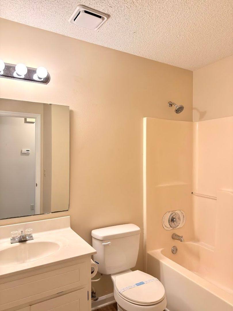 House for rent at 202 Cypress Dr, Kingsland, GA 31548