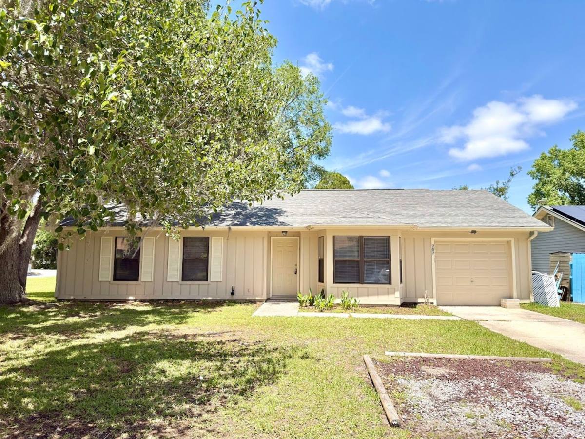 House for rent at 202 Cypress Dr, Kingsland, GA 31548
