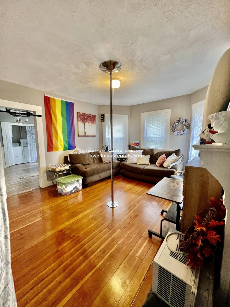 House for rent at 11 Phillips St, Lowell, MA 01854
