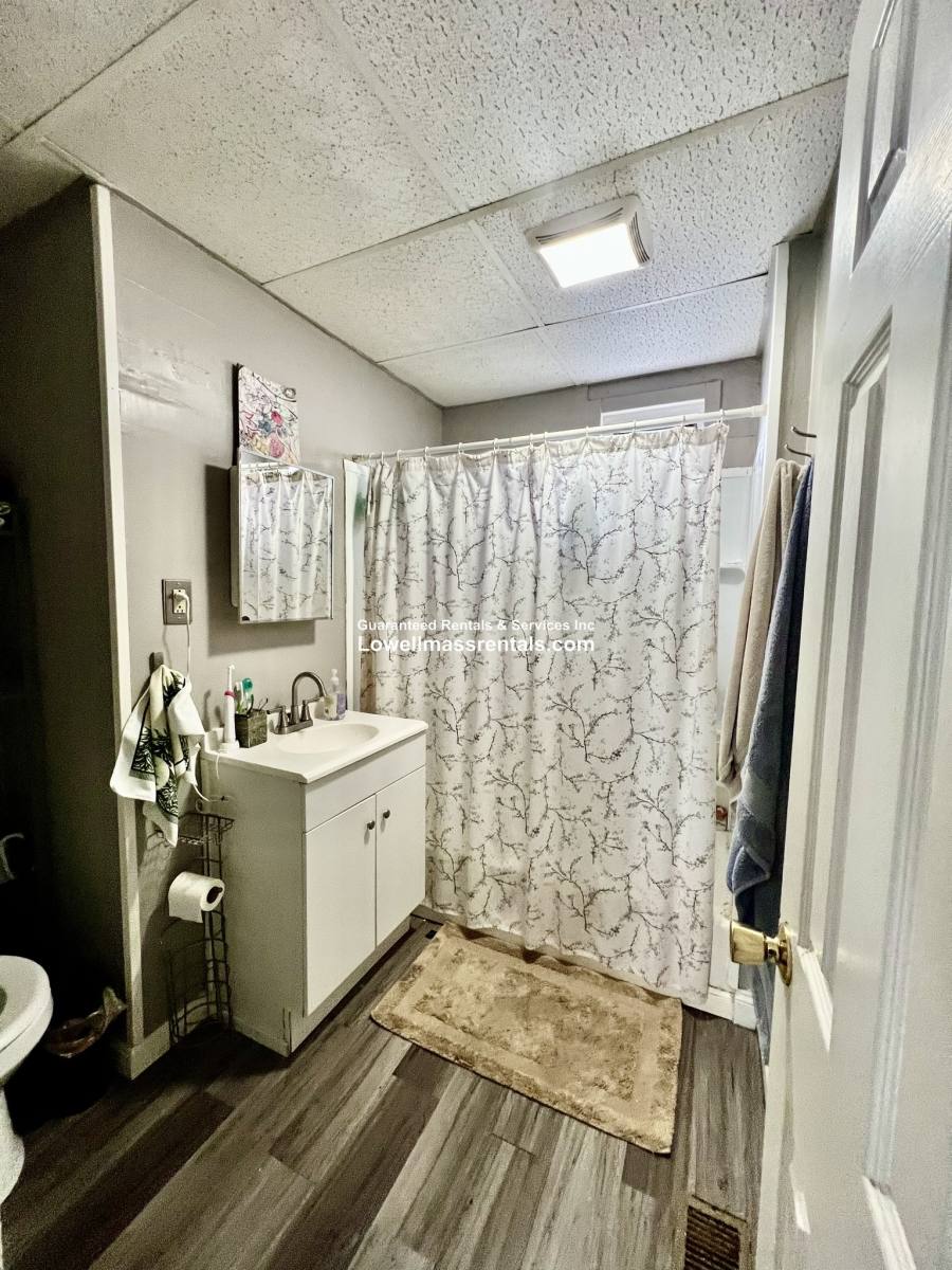 House for rent at 11 Phillips St, Lowell, MA 01854