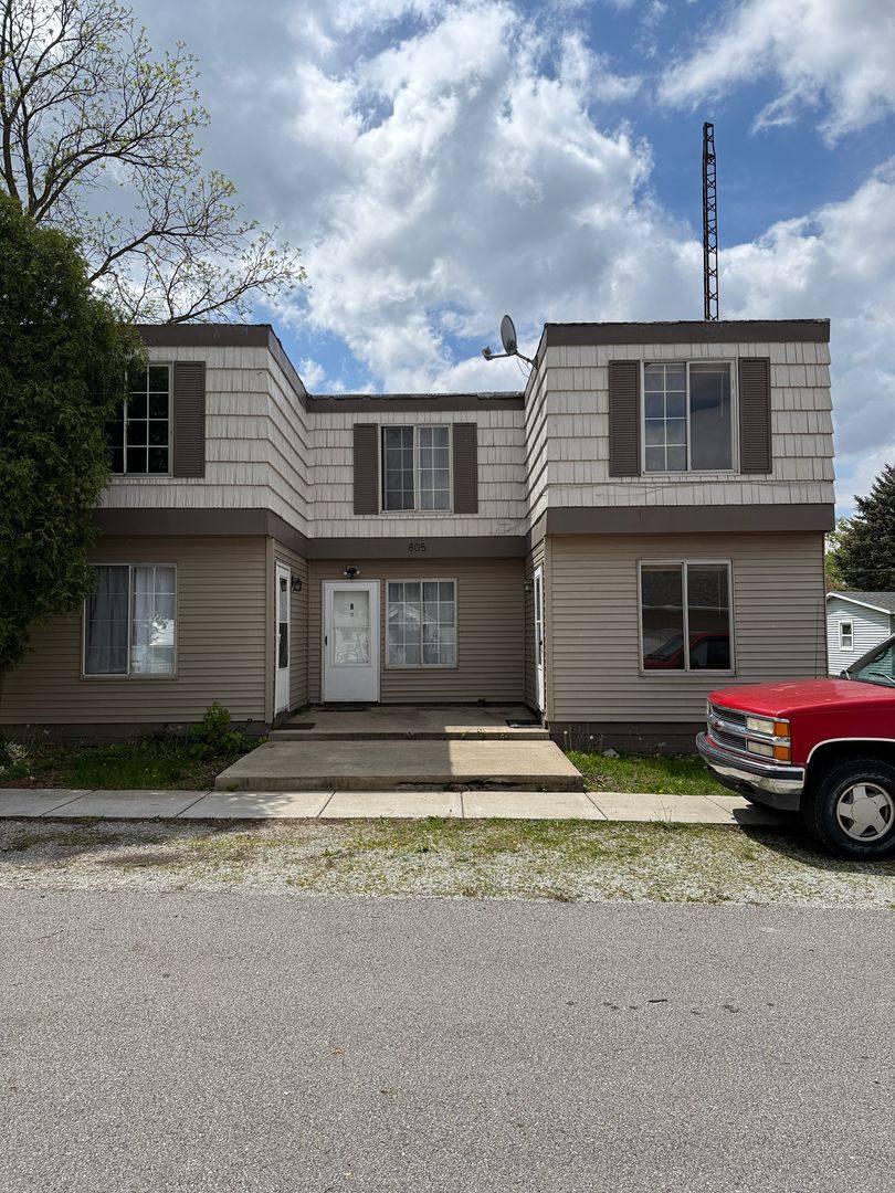 Townhouse for rent at 805 S Walnut St, Brookston, IN 47923