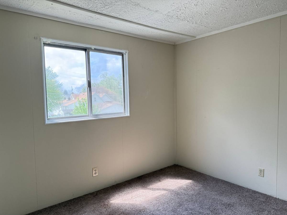 Townhouse for rent at 805 S Walnut St, Brookston, IN 47923