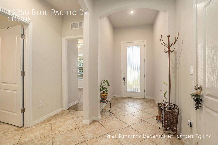 House for rent at 12250 Blue Pacific Dr, Riverview, FL 33579
