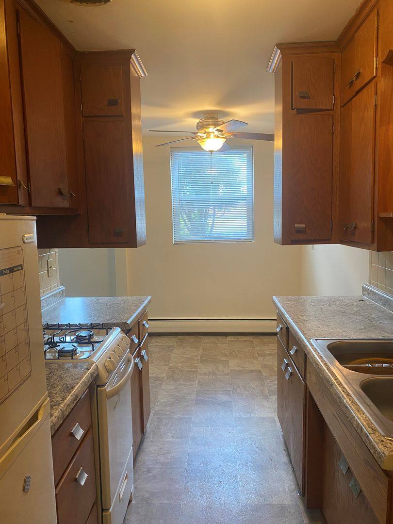 Apartment for rent at 1001 15 E, Minneapolis, MN 55423