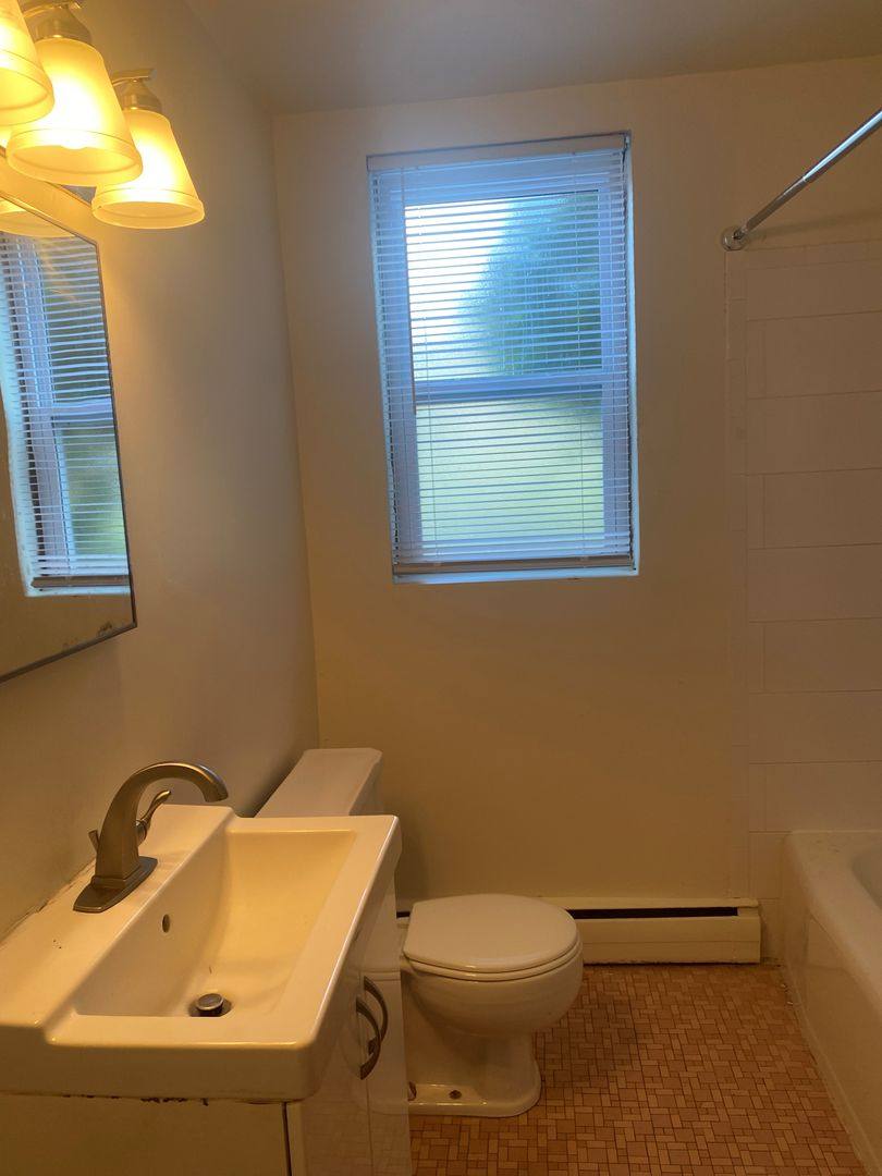 Apartment for rent at 1001 15 E, Minneapolis, MN 55423